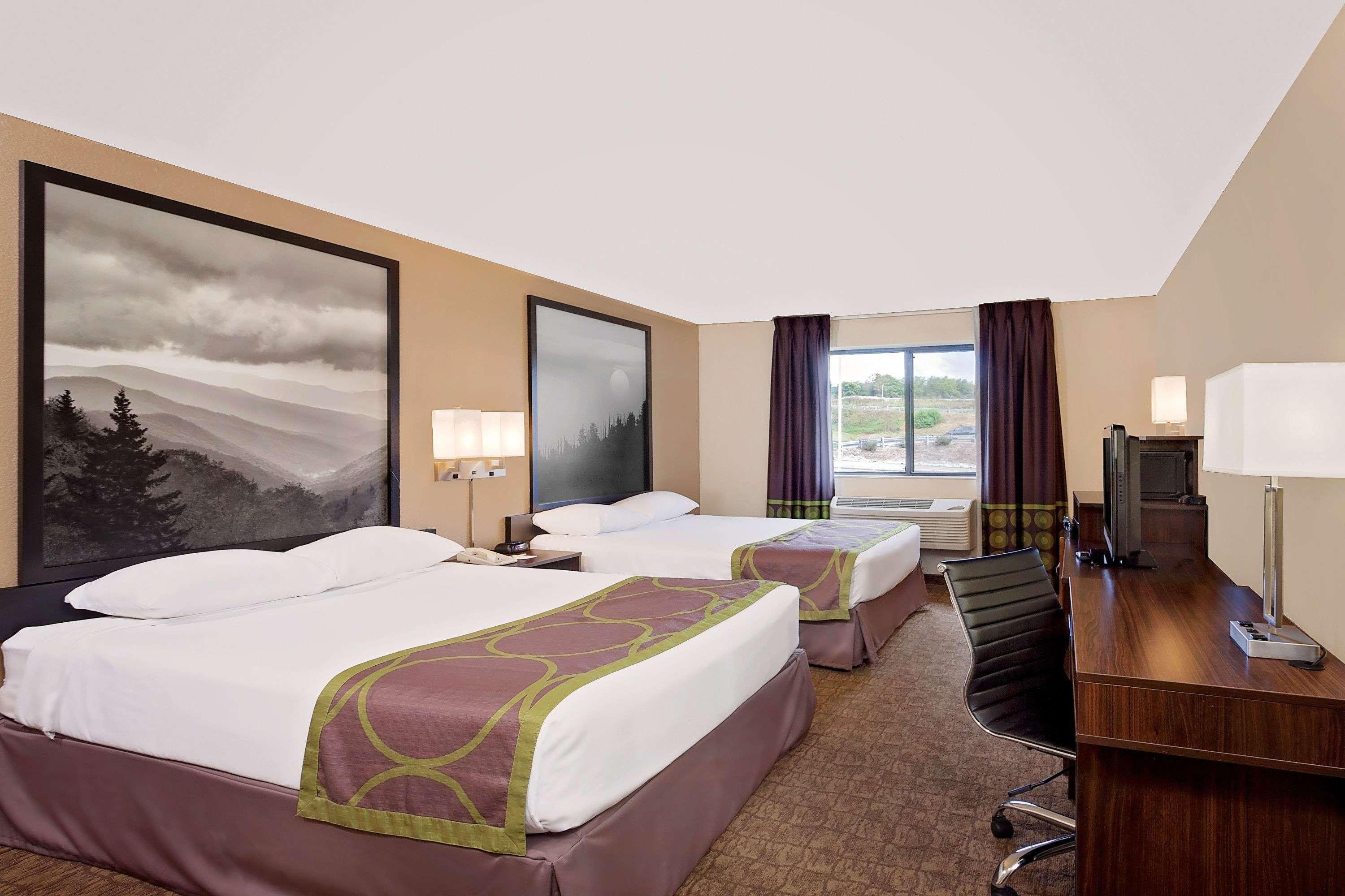Super 8 By Wyndham Lebanon Hotell Exteriör bild