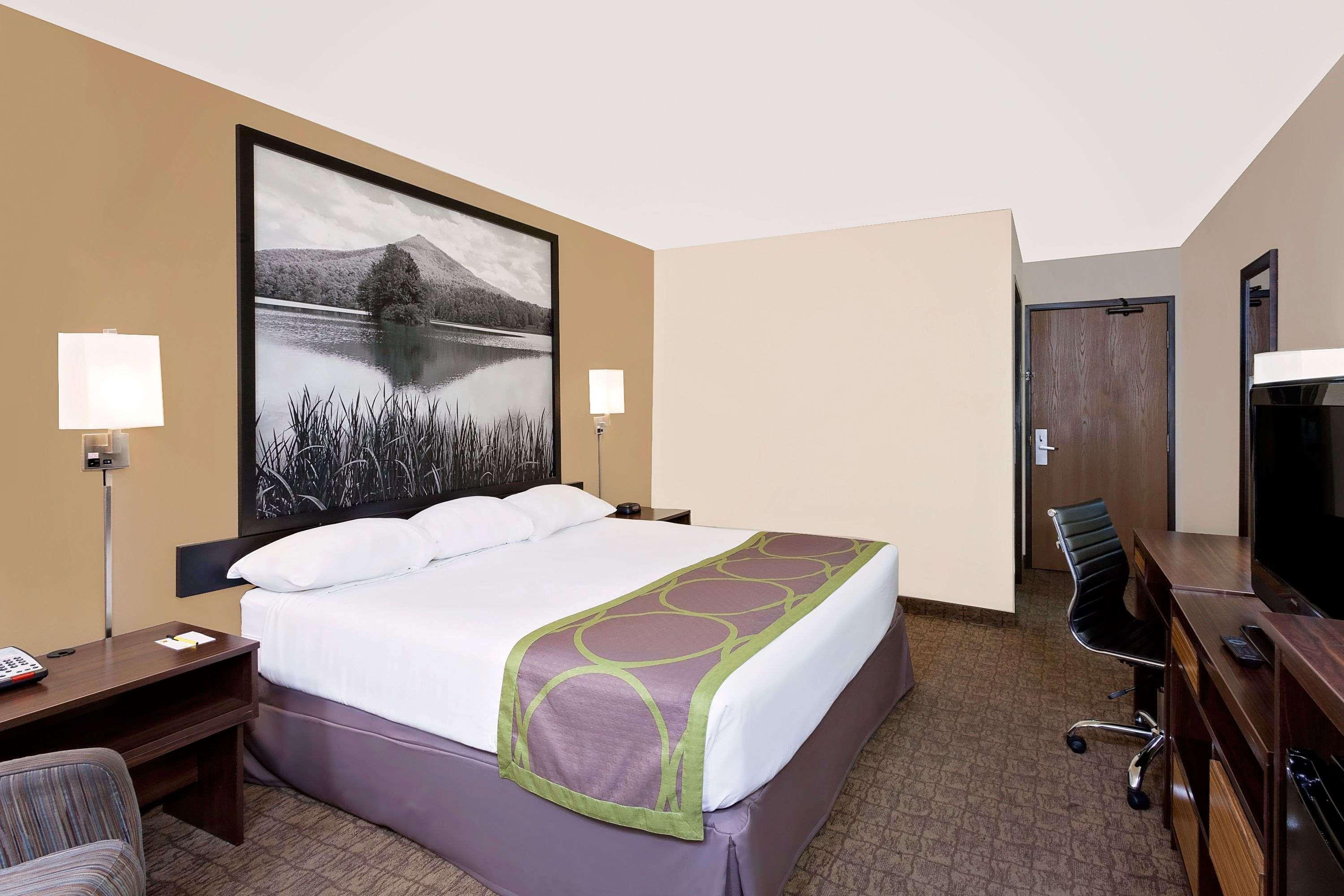 Super 8 By Wyndham Lebanon Hotell Exteriör bild