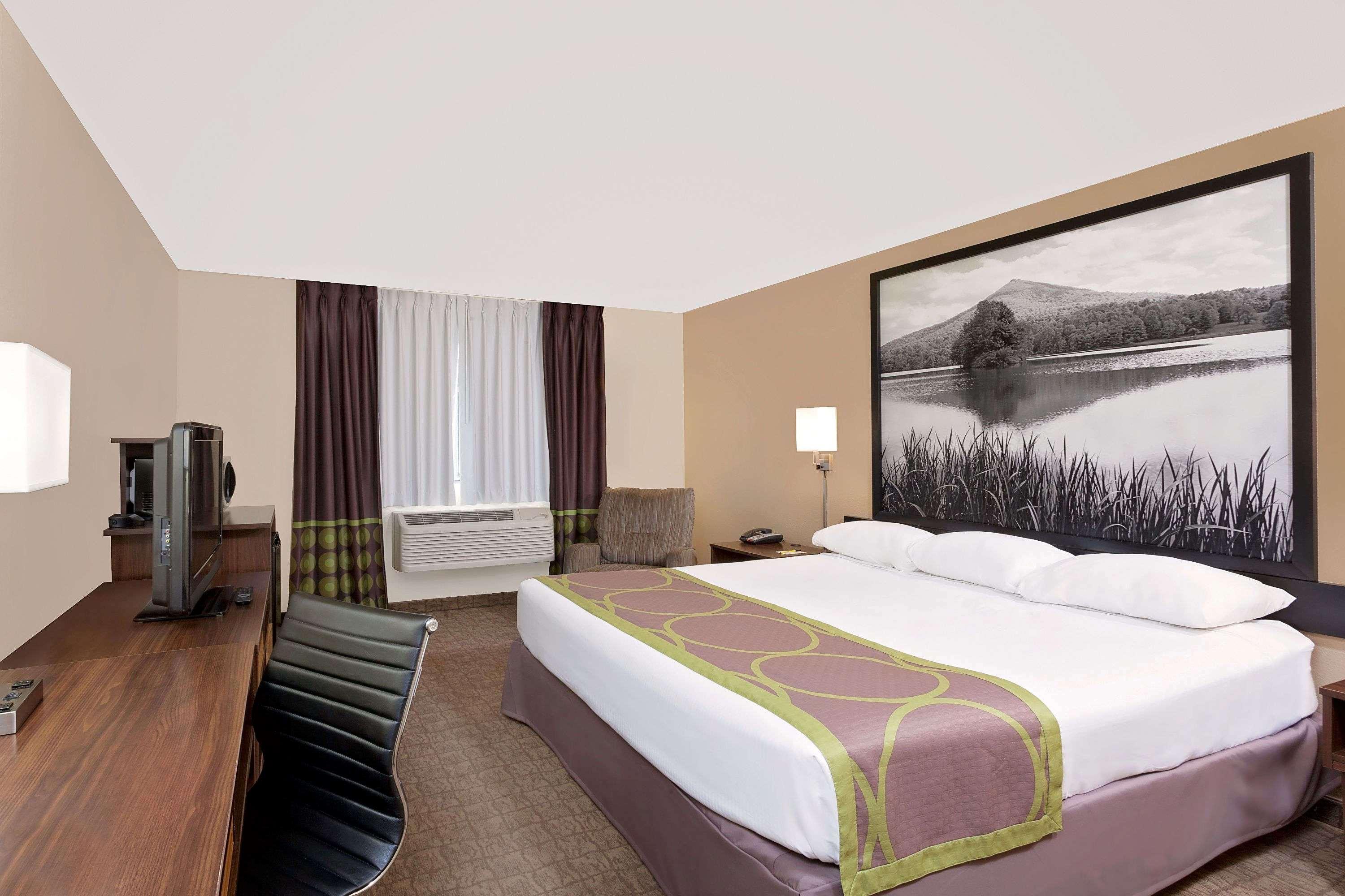 Super 8 By Wyndham Lebanon Hotell Exteriör bild
