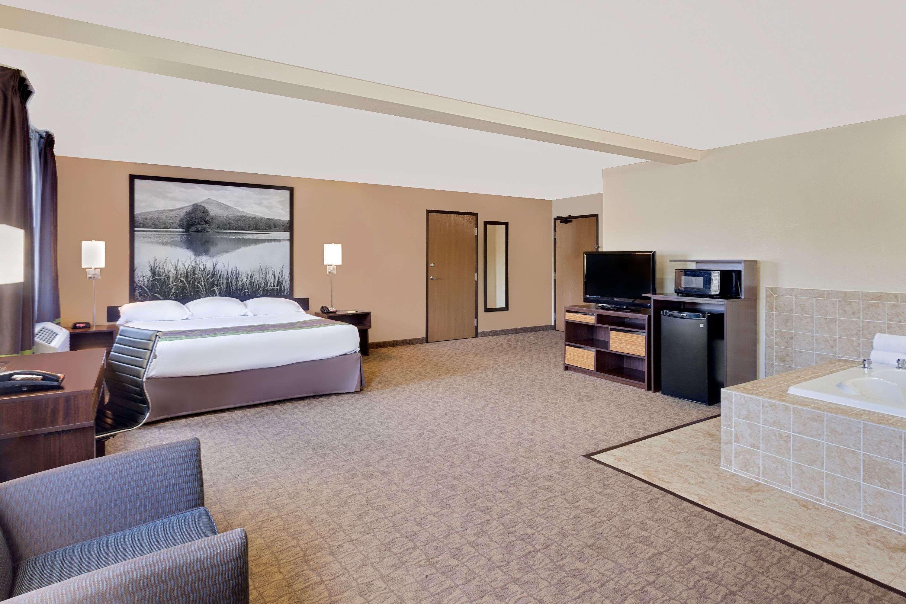 Super 8 By Wyndham Lebanon Hotell Exteriör bild