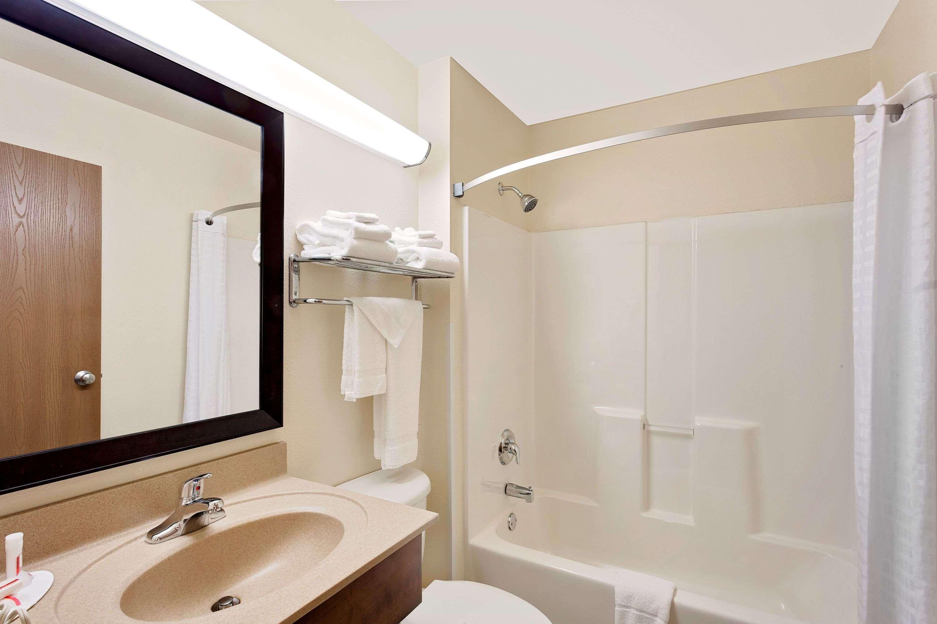 Super 8 By Wyndham Lebanon Hotell Exteriör bild