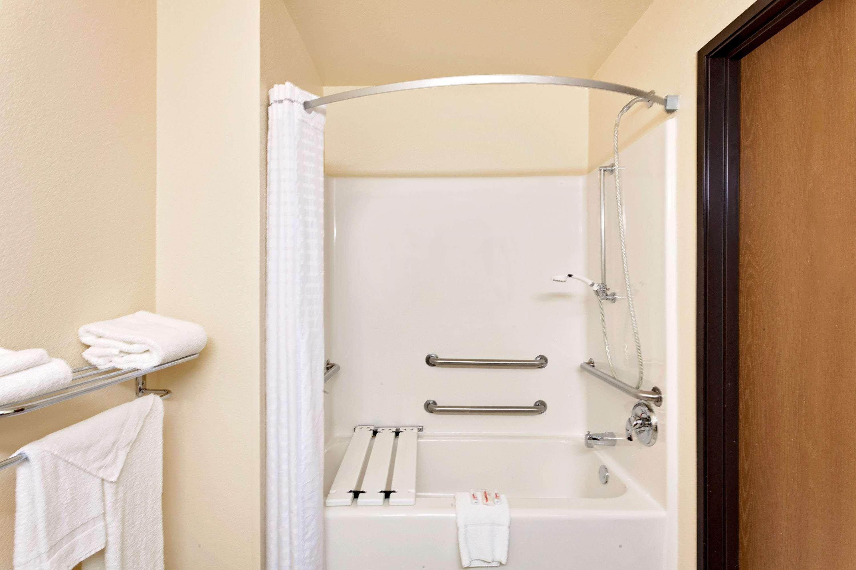 Super 8 By Wyndham Lebanon Hotell Exteriör bild